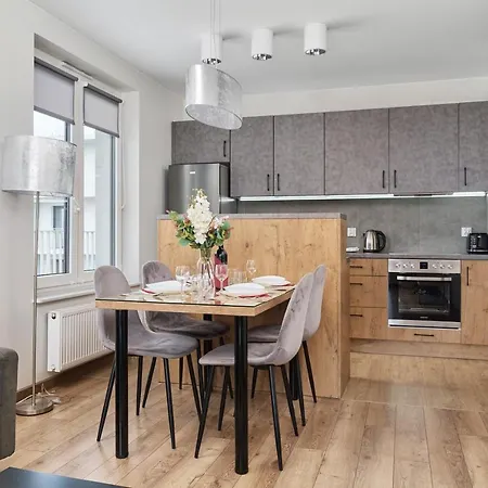 Tawryczewskiego By Renters Apartman *