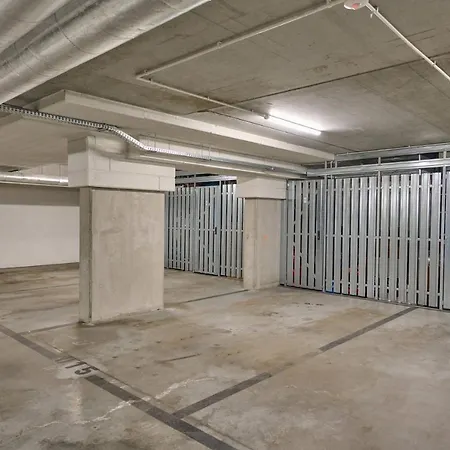 Tawryczewskiego By Renters شقة